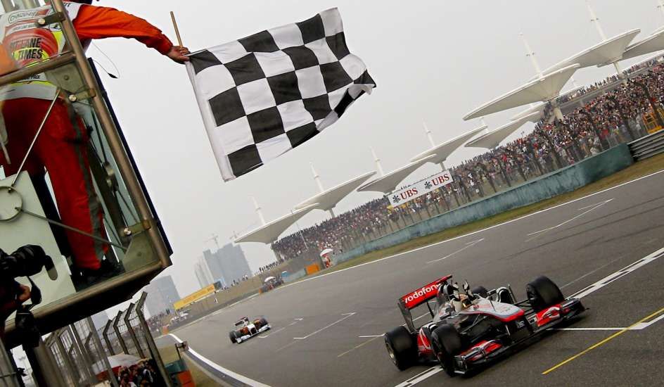 La F-1 prepara motores para lanzar su propio servicio de apuestas